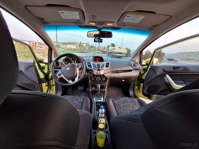 Ford Fiesta 2011, 300,000 km - 1.6 л - Bakı
