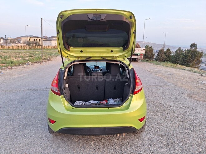 Ford Fiesta 2011, 300,000 km - 1.6 л - Bakı
