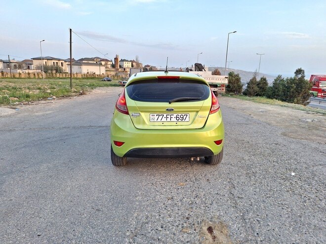 Ford Fiesta 2011, 300,000 km - 1.6 л - Bakı