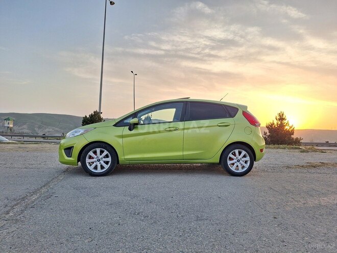 Ford Fiesta 2011, 300,000 km - 1.6 л - Bakı