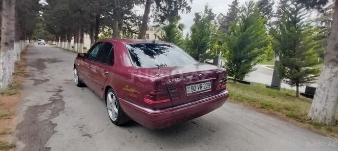 Mercedes E 220 d 1998, 267,000 km - 2.2 л - Bakı