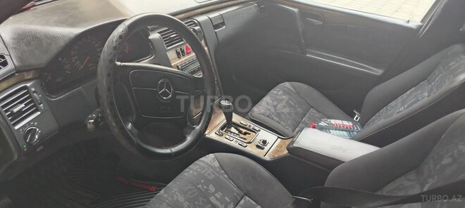Mercedes E 220 d 1998, 267,000 km - 2.2 л - Bakı