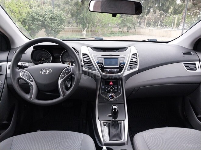 Hyundai Elantra 2015, 52,168 km - 1.8 л - Şirvan