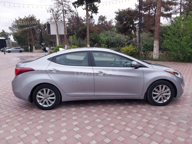 Hyundai Elantra 2015, 52,168 km - 1.8 л - Şirvan
