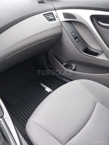 Hyundai Elantra 2015, 52,168 km - 1.8 л - Şirvan