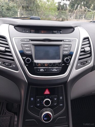 Hyundai Elantra 2015, 52,168 km - 1.8 л - Şirvan