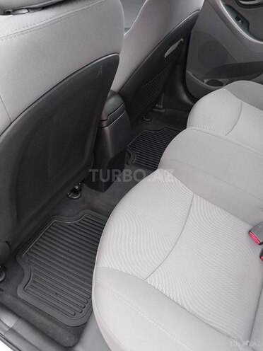 Hyundai Elantra 2015, 52,168 km - 1.8 л - Şirvan
