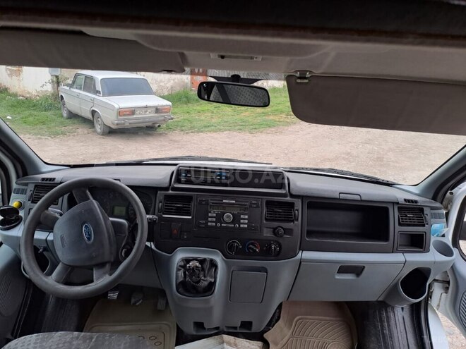 Ford Transit 2007, 450,000 km - 2.4 л - Quba