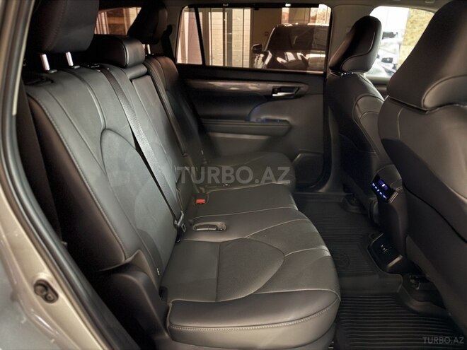 Toyota Highlander 2021, 57,000 km - 2.5 l - Bakı
