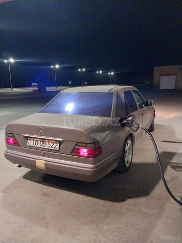Mercedes E 250 1992, 490,000 km - 2.5 l - Cəlilabad
