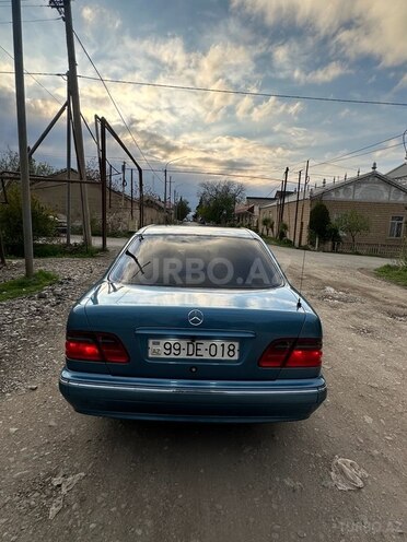 Mercedes E 240 1999, 300,005 km - 2.4 l - Şəmkir