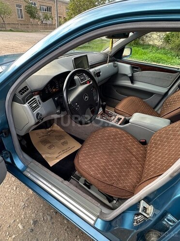 Mercedes E 240 1999, 300,005 km - 2.4 l - Şəmkir