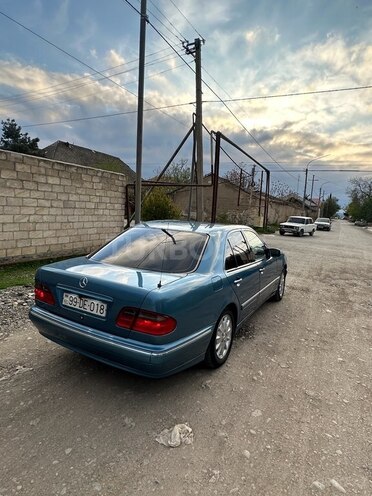 Mercedes E 240 1999, 300,005 km - 2.4 l - Şəmkir
