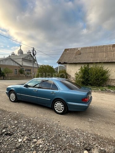 Mercedes E 240 1999, 300,005 km - 2.4 l - Şəmkir