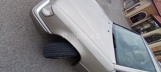 Mercedes E 200 1994, 365,000 km - 2.0 l - Ucar