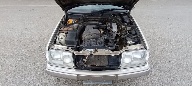 Mercedes E 200 1994, 365,000 km - 2.0 l - Ucar