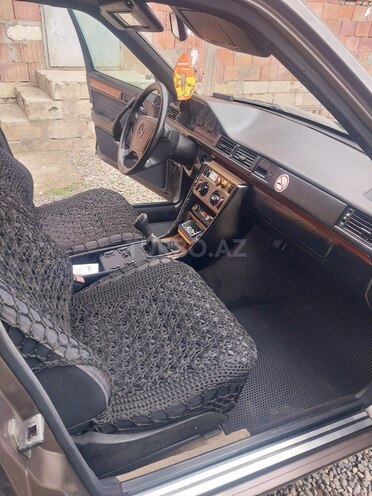 Mercedes E 250 1992, 490,000 km - 2.5 l - Cəlilabad