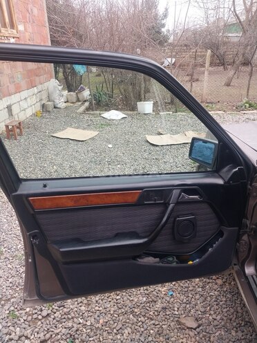 Mercedes E 250 1992, 490,000 km - 2.5 l - Cəlilabad