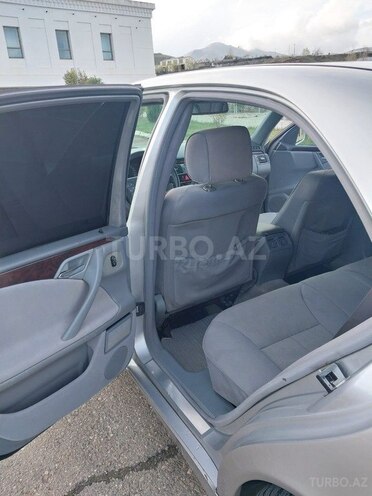 Mercedes E 240 2000, 250,000 km - 2.4 l - Gədəbəy