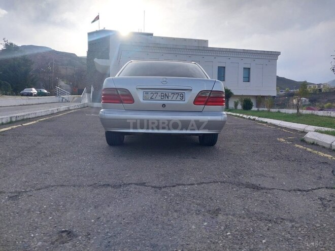 Mercedes E 240 2000, 250,000 km - 2.4 l - Gədəbəy
