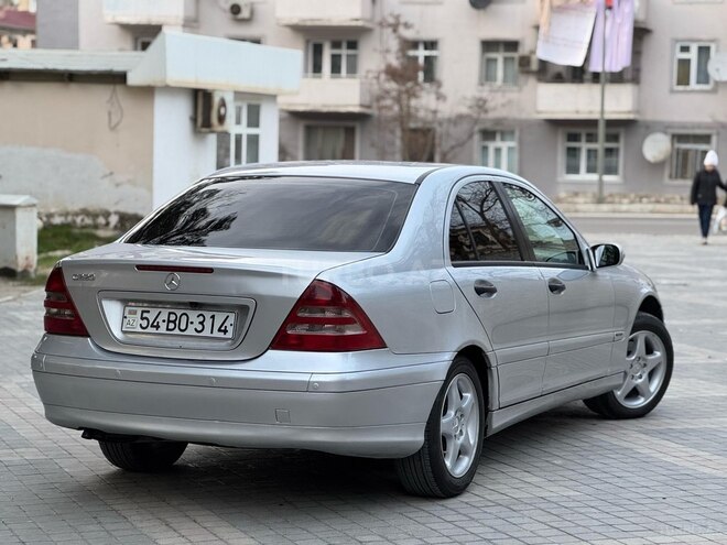 Mercedes C 220 d 2005, 258,741 km - 2.2 l - Sumqayıt