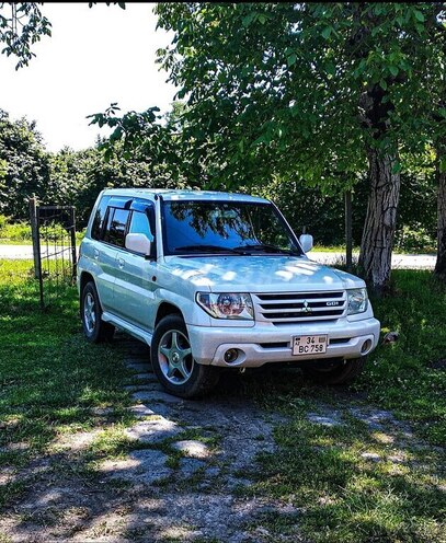 Mitsubishi Pajero io 2000, 270,000 km - 2.0 л - Qax