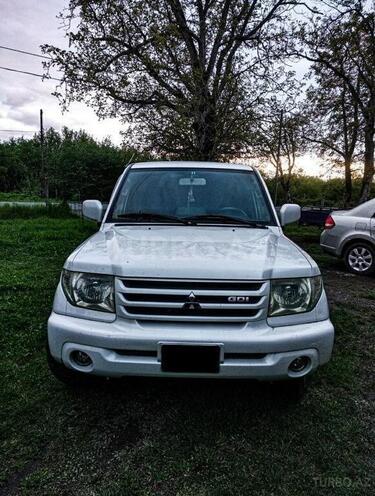 Mitsubishi Pajero io 2000, 270,000 km - 2.0 л - Qax