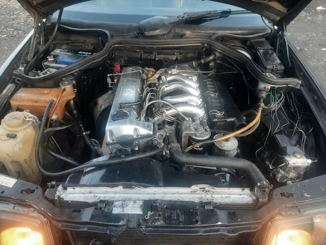 Mercedes E 250 1990, 146,000 km - 2.5 l - Zaqatala