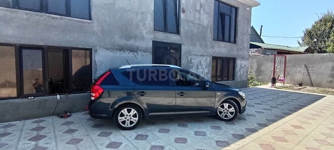 Kia Ceed 2009, 300,500 km - 1.4 л - Ucar
