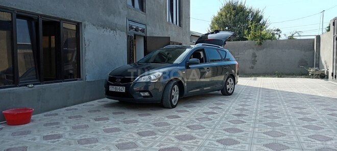 Kia Ceed 2009, 300,500 km - 1.4 л - Ucar