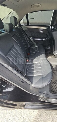 Mercedes E 220 d-8