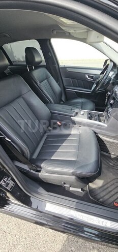 Mercedes E 220 d-7