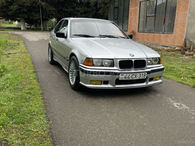 BMW 318 1994, 400,000 km - 1.8 l - Astara