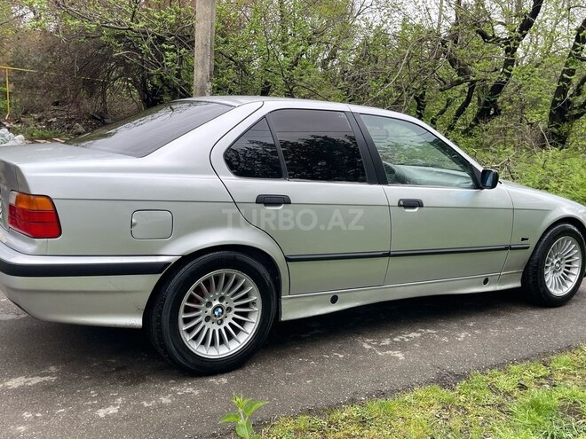 BMW 318 1994, 400,000 km - 1.8 l - Astara