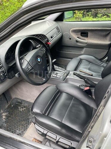 BMW 318 1994, 400,000 km - 1.8 l - Astara