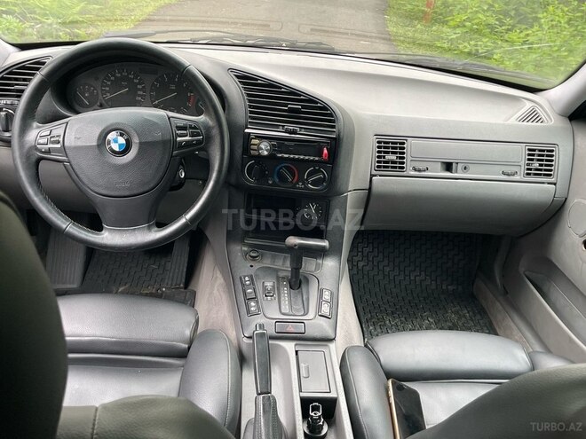BMW 318 1994, 400,000 km - 1.8 l - Astara