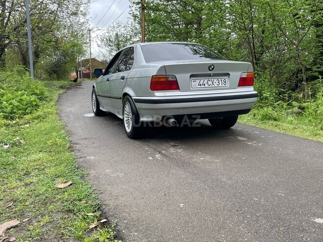 BMW 318 1994, 400,000 km - 1.8 l - Astara