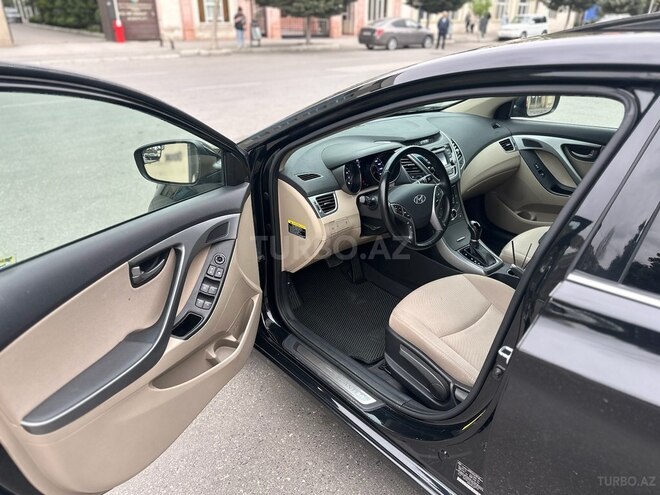 Hyundai Elantra 2015, 67,771 km - 1.8 л - Bakı
