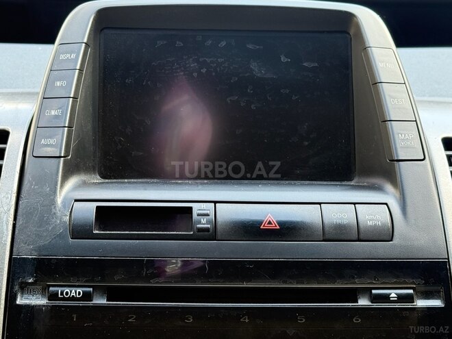 Toyota Prius-12