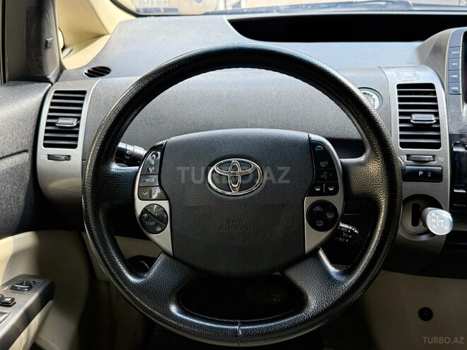 Toyota Prius-13