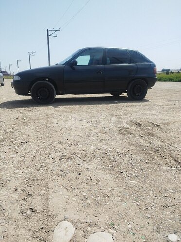 Opel Astra 1994, 409,089 km - 1.6 l - Sumqayıt