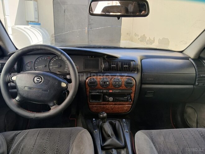 Opel Omega 1996, 300,000 km - 2.0 l - Bakı