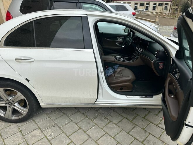 Mercedes E 220 d 4MATIC 2017, 163,000 km - 2.2 л - Bakı