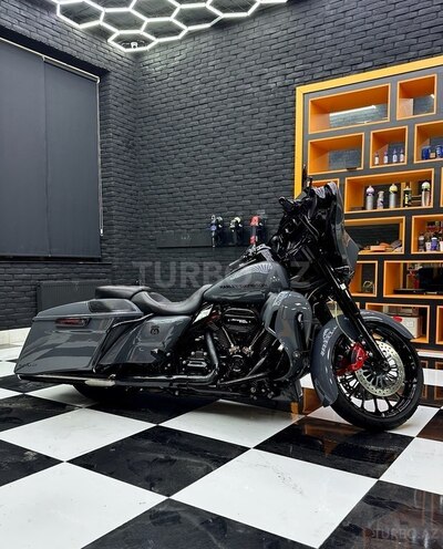Harley-Davidson CVO Convertible-3