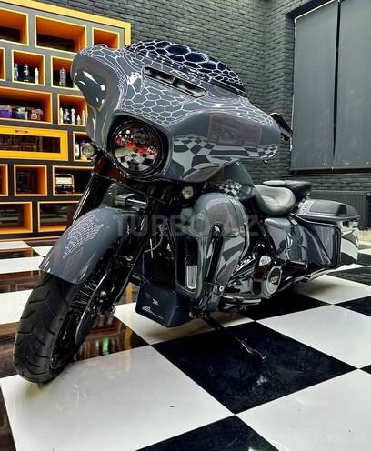 Harley-Davidson CVO Convertible-1