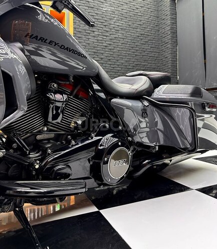 Harley-Davidson CVO Convertible-6