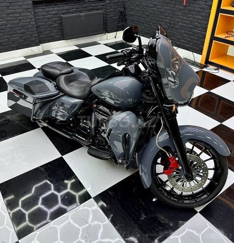 Harley-Davidson CVO Convertible-5