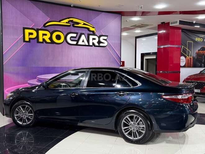 Toyota Camry-12