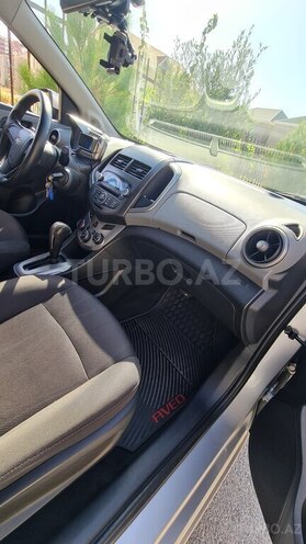 Chevrolet Aveo-8