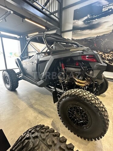 Polaris RZR Pro R Ultimate-12